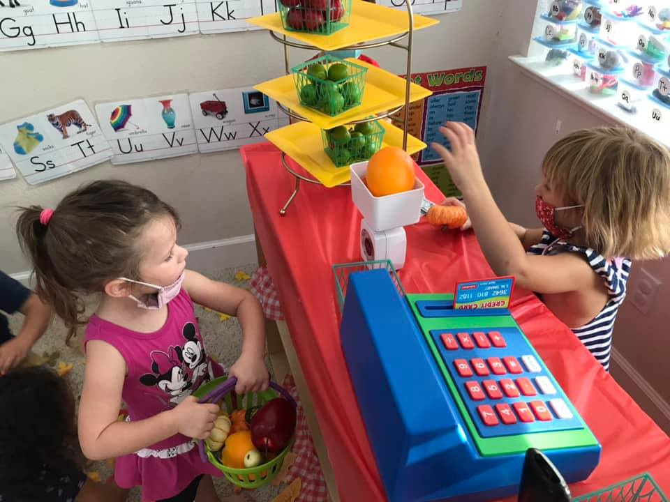 Farmers' Market Dramatic Play Activity.