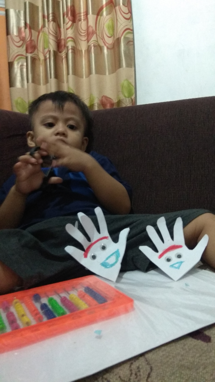 Handprint Painting Activity for Toddlers.