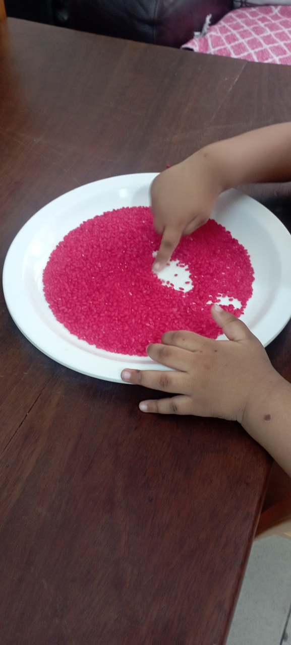 Sensory activity with colors and texture