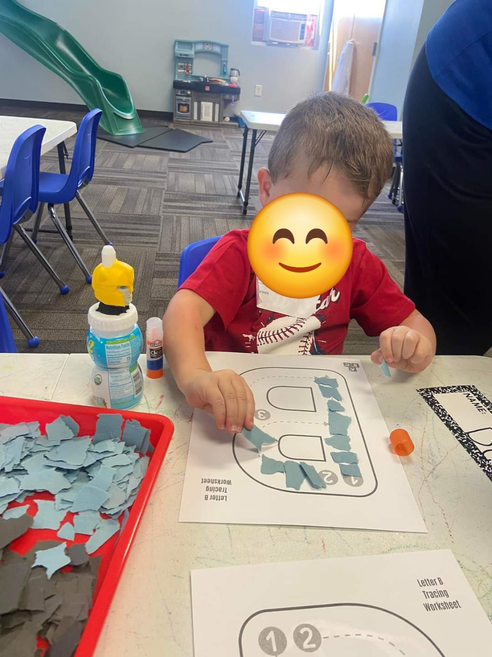 Learning about the letter B while fine tuning fine motor skills