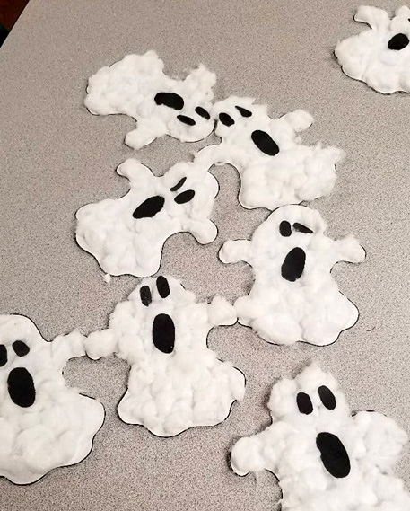 Halloween Craft: Puffy Cotton Ball Ghosts