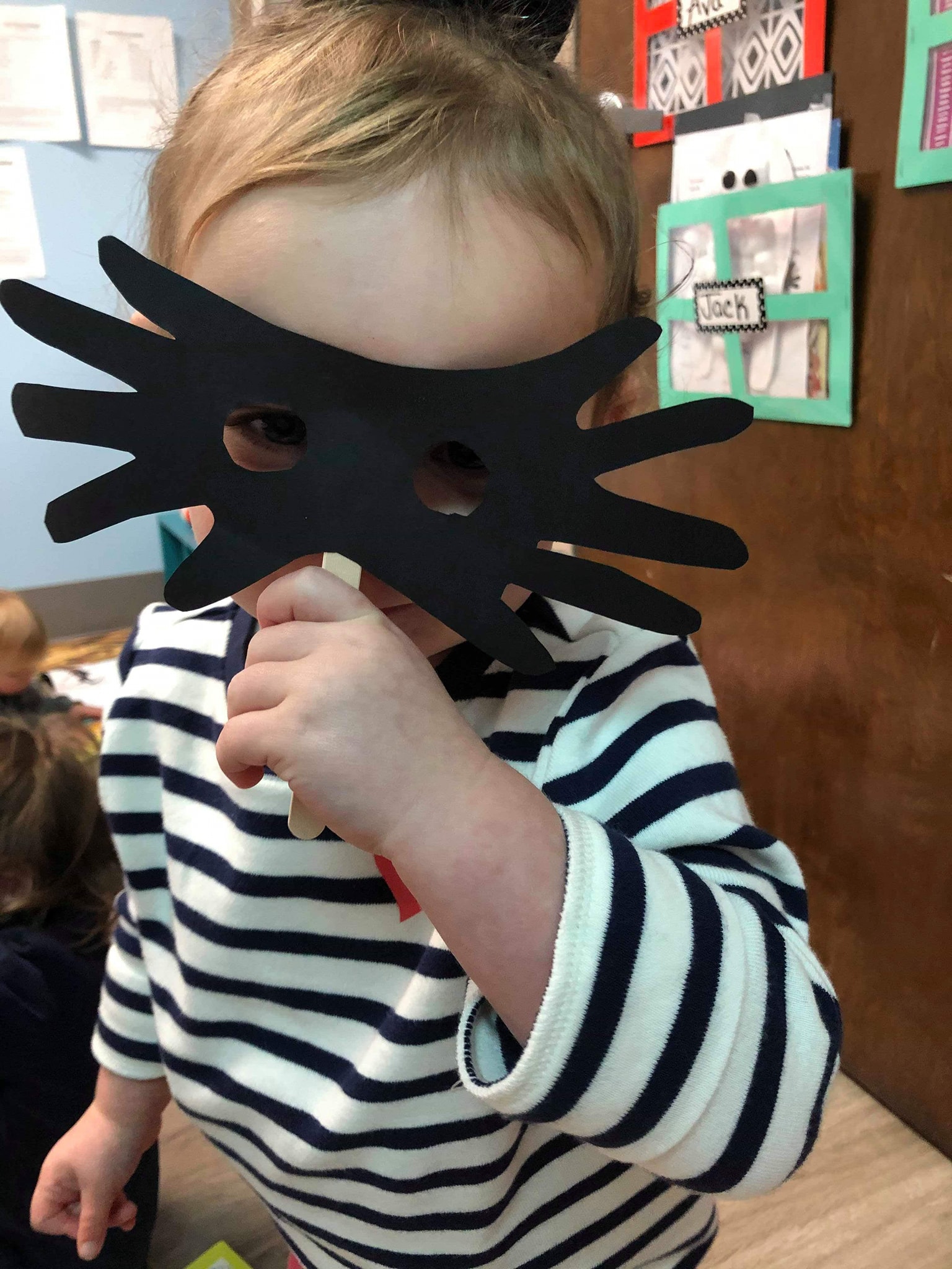 Raccoon Handprint Mask Craft for Toddlers | TeachersMag.com