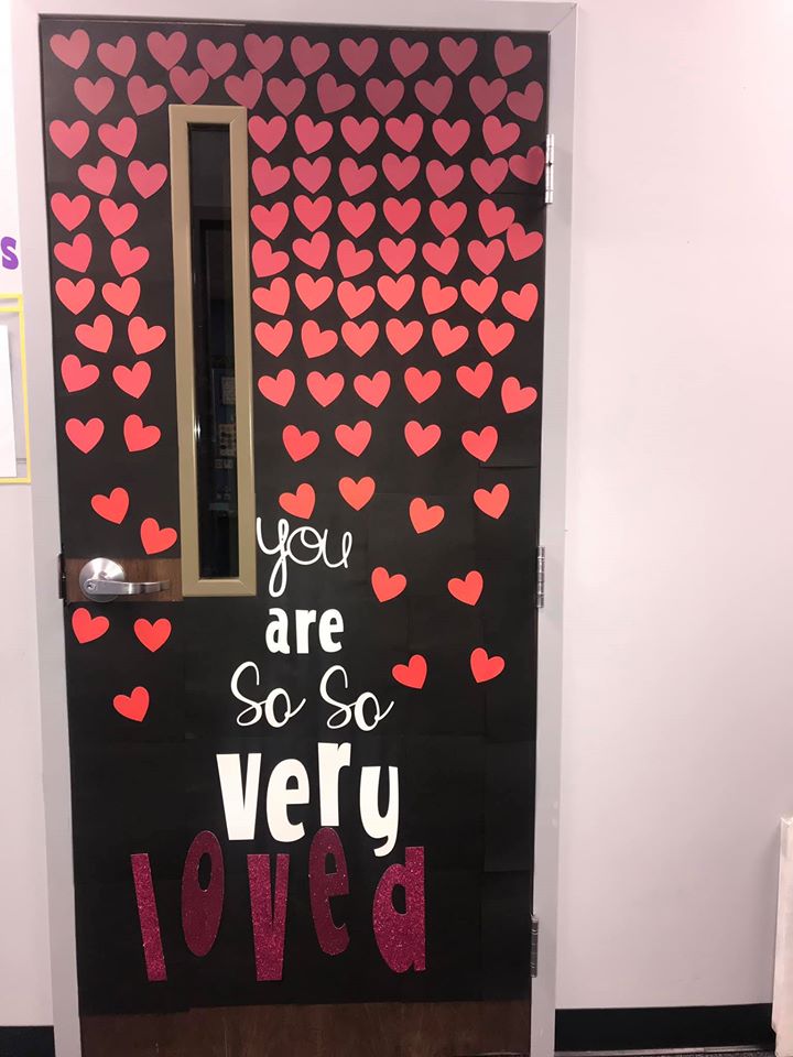 Valentine&rsquo;s Day Door Decoration Contest. TeachersMag.com
