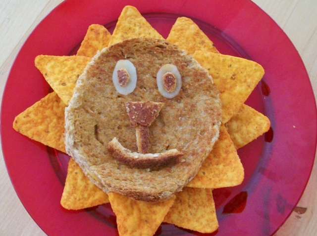 Making a, "Lunch Lion," Activity for Preschoolers