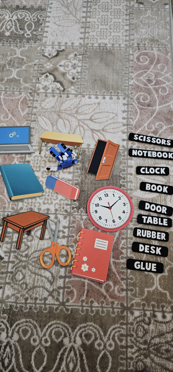 Matcing school objects with their names